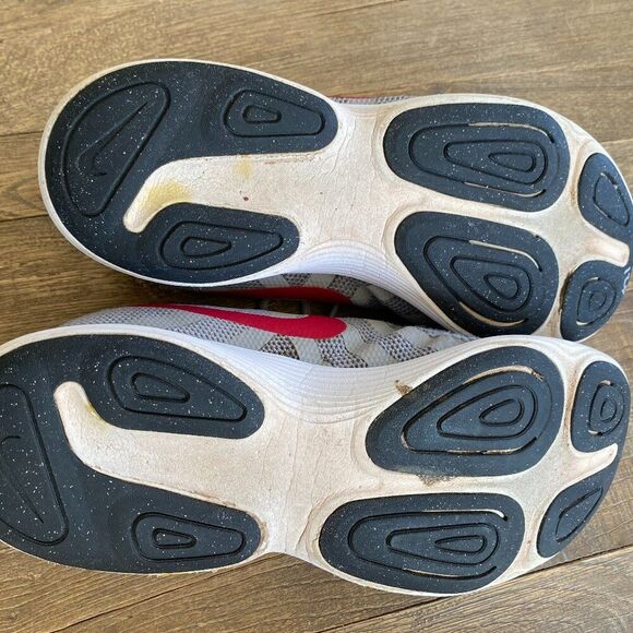 Nike Revolution 4 Running Athletic Shoes Wolf Grey Gym Red Stealth Men's 11.5 - Picture 5 of 6